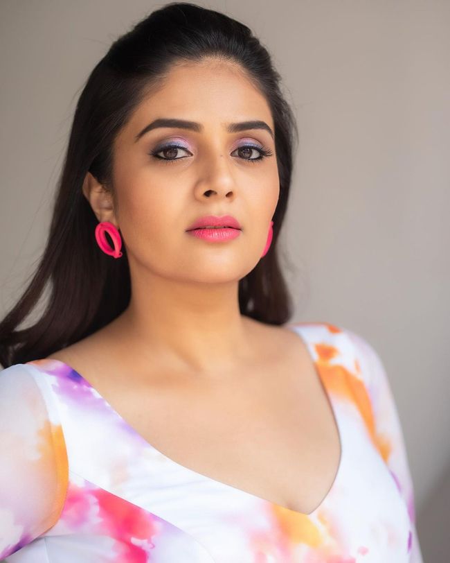 Staggering Looks Of Sreemukhi
